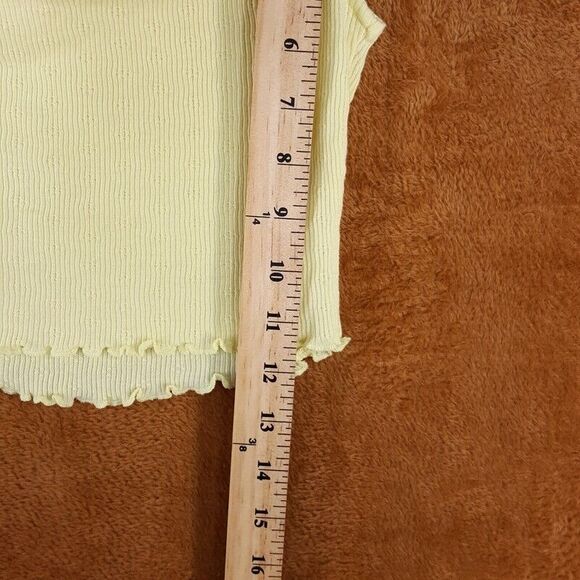 ME TO WE Womens Top XS Yellow Pullover Off Shoulder Crop Ribbed Lightweight - Picture 5 of 7